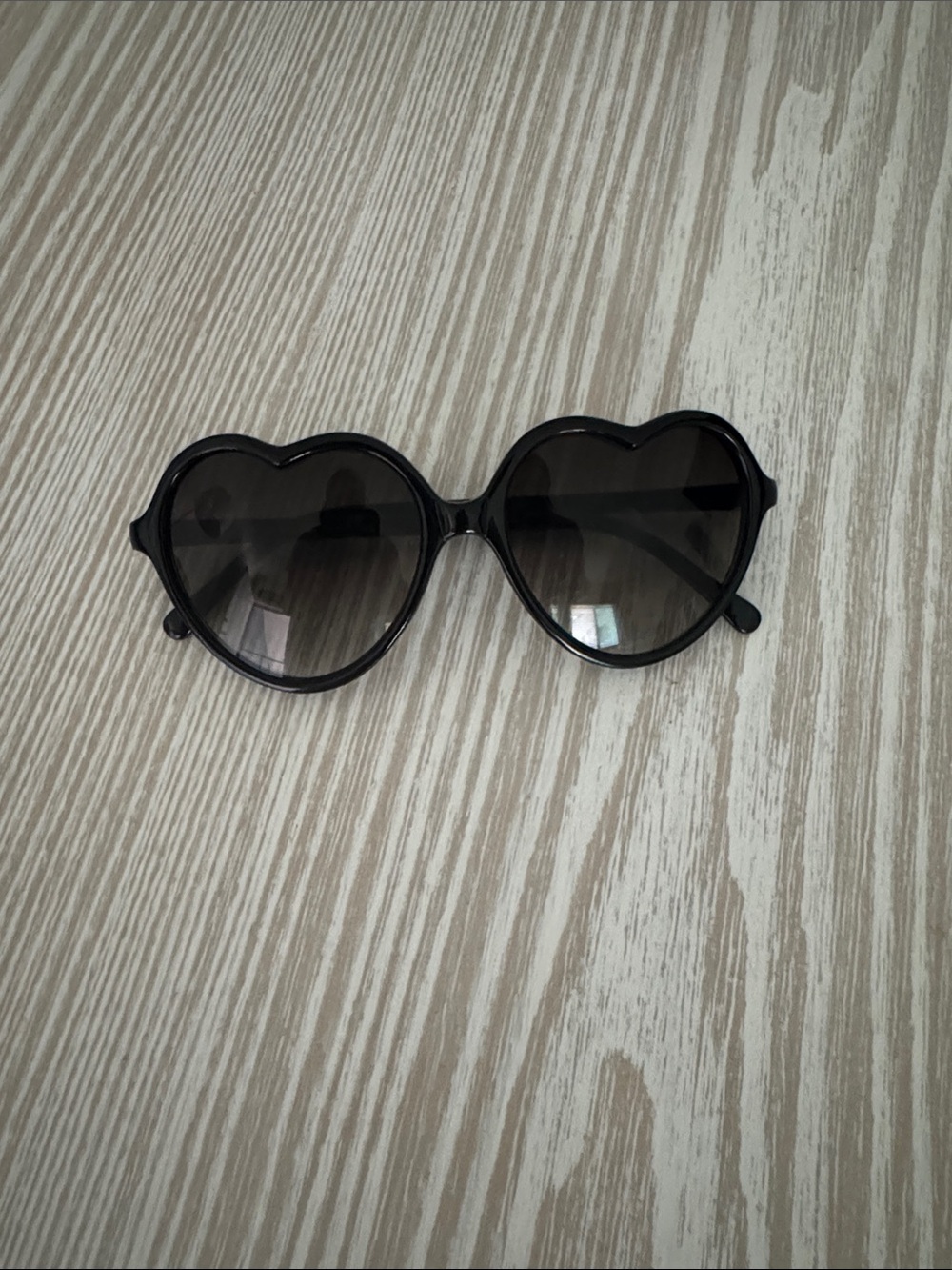 Black Heart-Shaped Sunglasses - Stylish Women’s Accessories